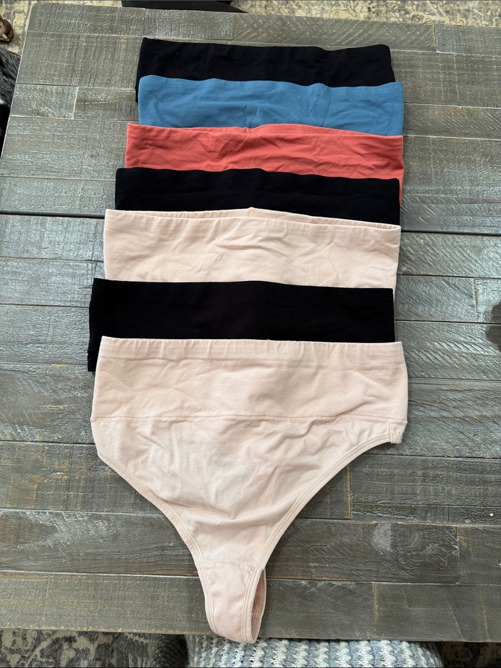 Lot of 8 Snag Tights Thongs size E